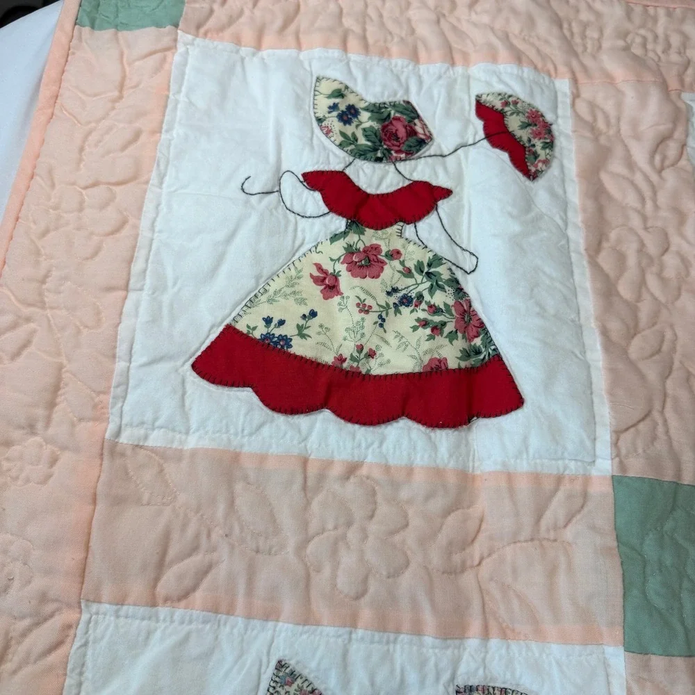 Vintage Sunbonnet Sue Applique Quilt Peach Green Floral Nursery Decor 38x38